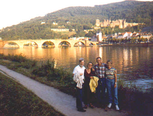 pjoyce97.jpg (26303 Byte)
