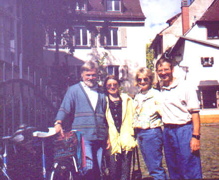 pjoyce98.jpg (26087 Byte)