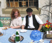 Céline und Björn haben ein leckeres Essen bereitet: Forelle Schlierbach mit Gemüse und Salat