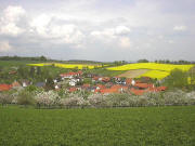 Blick nach Nordosten auf Ochsenbach 12 km südlich von Heidelberg am 25.4.2004